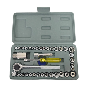 Set di 40 Pezzi di Chiavi a Bussola con Cricchetto Manuale, Kit di Riparazione Auto per Lavori su Auto e Moto - Product Image 5
