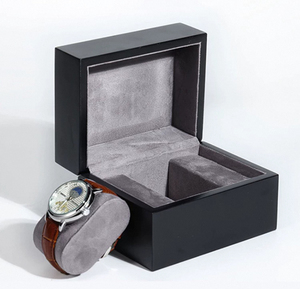 Caja de exhibición de reloj de madera negra con logotipo personalizado de lujo para presentar relojes como una elegante caja de regalo - Product Image 2