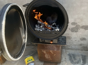 Chimenea Moderna <span class=keywords><strong>de</strong></span> <span class=keywords><strong>Leña</strong></span> Redonda Negra <span class=keywords><strong>de</strong></span> Acero para Montar en la Pared con Fácil Instalación - Product Image 2