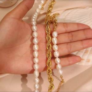 エレガントな18Kゴールドメッキステンレス鋼ツイストチェーン淡水真珠チョーカーネックレスとブレスレットギフトパーティー用 - Product Image 3