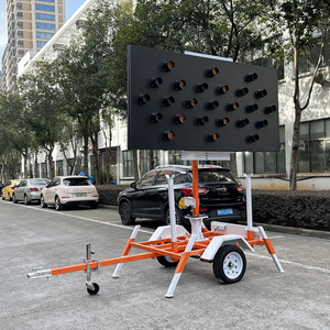 Señal de Tráfico con Flecha Solar, Altura Ajustable y Pantalla LED para Advertencia en Obras Viales - Product Image 1