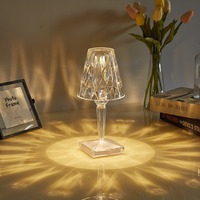 Lampe de table de chevet rechargeable par USB en gros d'usine, en cristal acrylique avec commande tactile/télécommande, lampe de bureau rose