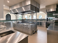 Fournisseur de solutions hôtelières tout-en-un, fabricant d'équipements de cuisine commerciaux pour hôtels et restaurants, pour projets hôteliers et complexes hôteliers