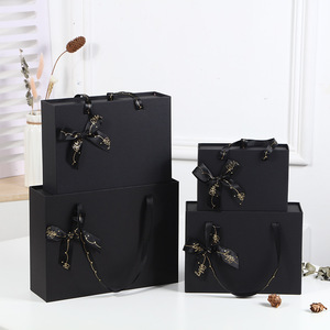 Caja de embalaje rectangular negra con lazo bronceado para regalo de perfume, afeitadora y vela para novio - Product Image 3