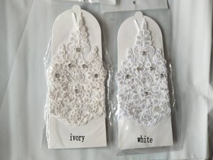 White Ivory Red Short Wedding <strong>Gloves</strong> Wrist Length <strong>Fingerless</strong> Lace Appliques Sequins Bridal <strong>Gloves</strong> - Product Image 6