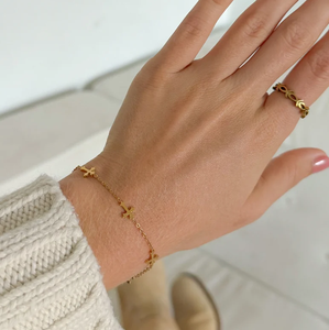 Design-Armband aus vergoldetem Edelstahl mit Kreuzanhänger, verstellbar, hypoallergen, Valentinstagsgeschenk - Product Image 5