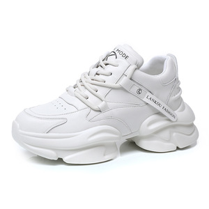 Vendita all'Ingrosso di <span class=keywords><strong>Sneakers</strong></span> in Pelle di Alta Qualità per Donne, con Suola Spessa <span class=keywords><strong>e</strong></span> Aumento di Altezza di 7CM, in Colore Bianco - Product Image 5