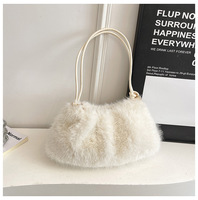 Nouvelle collection automne-hiver transfrontalière : Sac à bandoulière décontracté en fausse fourrure de renard pour femme, style frais et doux, avec fermeture éclair et sangle unique.