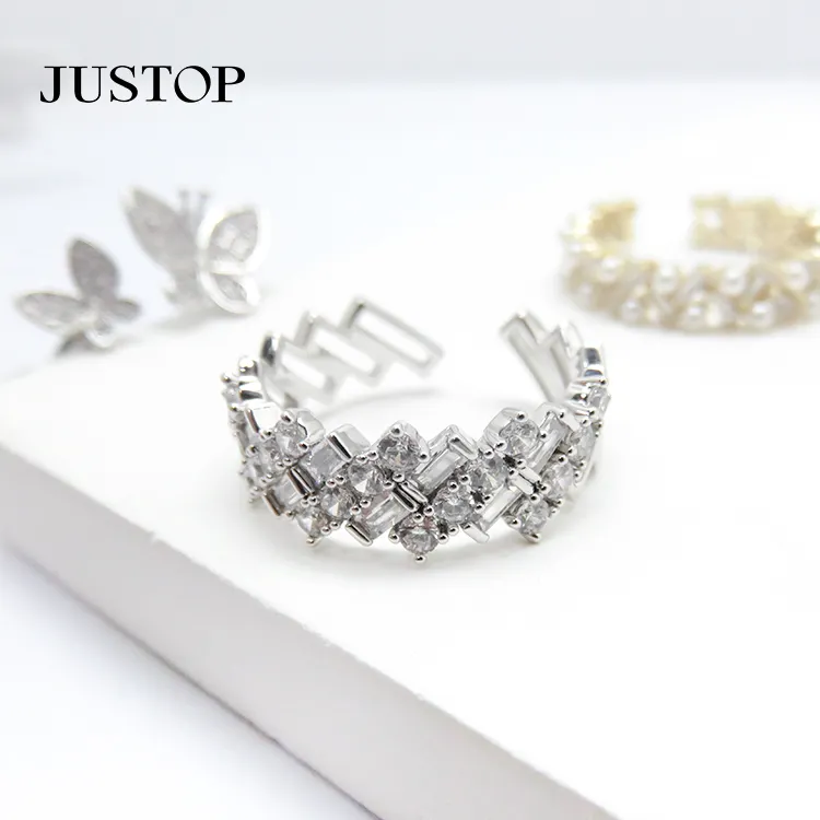 Fashion Free Shipping White Gold Plated Jewelry Women Diamond Rings Customized Size Zircon Ring Wholesale