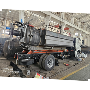 Japan I$Uzu Giga Combined Sewer Jetting Vacuum Tanker Truck - Product Image 2