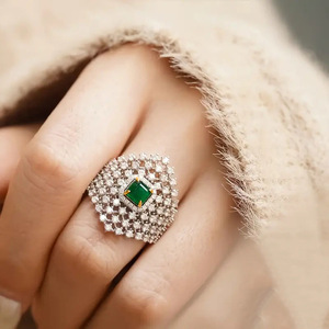Anello dal design cavo, stile elegante, per donna - Product Image 2