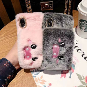 Popular en invierno 3D encantador lindo bordado <span class=keywords><strong>cerdo</strong></span> mano muñeca calentador <span class=keywords><strong>peludo</strong></span> teléfono caso para iPhone 15 14 13 12 11 Pro Max X XR - Product Image 2