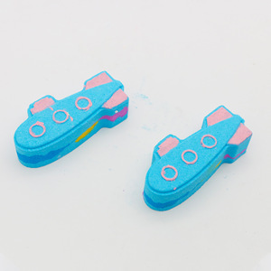 Bombas de baño efervescentes divertidas y coloridas hechas a mano para niños, bombas de baño naturales, veganas y orgánicas, bombas efervescentes con aroma refrescante de submarino. - Product Image 4