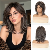 Perruque en fibres synthétiques naturelles pour femme, couvrante, avec frange queue de loup, mèches brunes, résistante aux hautes températures, volumineuse et réaliste