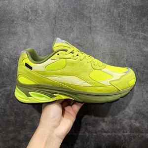 Zapatillas deportivas de diseño clásico de marca, con amortiguación y ligeras, con cordones y diseño luminoso en amarillo brillante. - Product Image 1