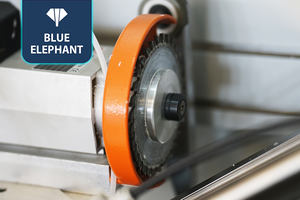 Machine à chants de bord double fonction 783J, commutation transparente entre chanfrein à 45 degrés, bord droit avec pré-fraisage - Product Image 2