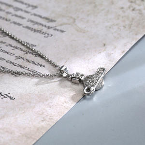 Collier Western Queen Mother Vivienne New Star Moon Saturn pour femme, en cuivre plaqué or, avec zircon, bijoux de mode, vente en gros - Product Image 4