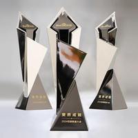 Trophée personnalisé en métal haut de gamme de grande taille pour les compétitions Utilisation du prix Technique de coulée