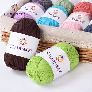 Commercio all'ingrosso di 50 grammi per pezzo di tessuto striscia di <span class=keywords><strong>cotone</strong></span> 68% e 32% di nylon chunky tubo di <span class=keywords><strong>cotone</strong></span> filato di <span class=keywords><strong>cotone</strong></span> per uncinetto - Product Image 4