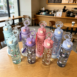 Botellas de Agua de Plástico Ecológicas de 700 ml, Impresas con Diseños Coloridos y Lindos, Equipadas con Pajita y Cuerda Portátil - Product Image 3