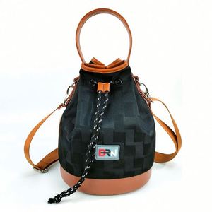 Bolso de Mano Tipo Cubo de EVA para Mujer, Gran Capacidad, Resistente, para Viajes, Compras y Uso Diario - Product Image 1
