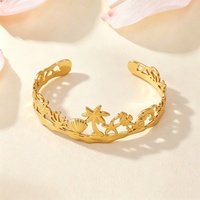 Brazalete Abierto de Acero Inoxidable Chapado en Oro PVD de 18K, Brazalete Hueco con Diseño de Playa, Palmera, Estrella de Mar, Concha, Caballito de Mar y Delfín