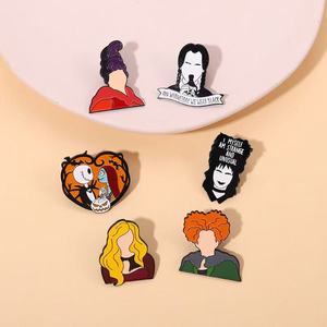 Groothandel Zwarte Kleurstof Skelet Email Pin Heksenspeld Heksenspin Enge Griezelige Halloween Horror Reversspeldjes - Product Image 1