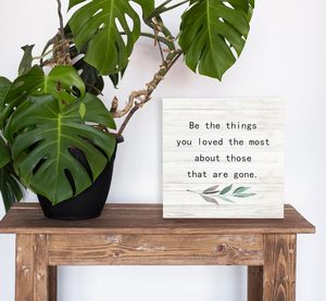 SRADMO Scatola Commemorativa in Legno Massello con Scritta 'Be the Things You Loved Most Those Are Gone', Rustica, Autoportante, per Ufficio e Scrivania - Product Image 2