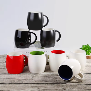 Mug en céramique promotionnel BST en forme de baril à vin, grande capacité, avec couvercle et cuillère, gravure de logo personnalisée - Product Image 1