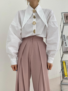 Chemisier ample à manches bouffantes avec boutons en perles, design tendance pour femme - Product Image 5