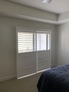 Volets en bois sur mesure en Paulownia, Tilleul et <span class=keywords><strong>PVC</strong></span> pour intérieur, idéaux pour cafés et villas, toutes formes et tailles - Product Image 2