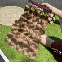 Cheveux brésiliens non traités en gros, ondulés # P4-27 Châtain foncé avec mèches blond miel, mèches de cheveux humains