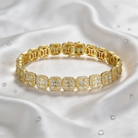 Bracelet de luxe en or jaune plaqué or massif 10K, diamant de laboratoire taille baguette, sertissage micro-pavé, design géométrique, maillons de chaîne