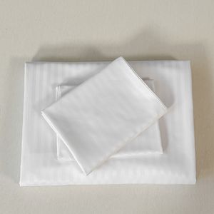 <span class=keywords><strong>Set</strong></span> di Tre Pezzi di Lenzuola con Angoli in Raso a Righe ad Alto Numero di Fili, Ecologiche, per Centri di Maternità e Assistenza Infermieristica - Product Image 4