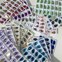 Appliques de fleurs en strass biseautées, en verre, en forme de goutte d'eau, à dos plat, cousues à la main, non thermocollantes, pour vêtements et robes de mariée