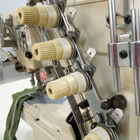 Machine à coudre industrielle à grande vitesse à trois aiguilles et cinq fils avec moteur, vendue en ensemble avec table et support RN9200-A