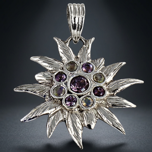 Pendentif Fleur Plaqué Argent Art Palace avec Pierres d'Améthyste Serties Clos, Style Vintage, Bijou Unisexe, Cadeau - Product Image 3