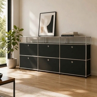 Vitrine modulaire minimaliste en verre avec cadre en métal chromé, base verrouillable et multiples grilles pour la décoration de salon et de maison