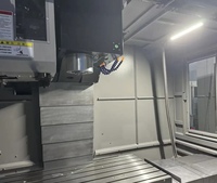 Centre d'usinage vertical CNC VMC1370 durable pour l'usinage de surfaces fines des pièces de moules en alliage