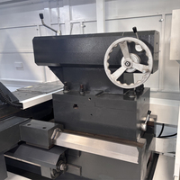 Tour CNC robuste CWK61125 avec guidage de 755 mm, porte-outils électrique à 4 positions, contre-épingle manuelle et mandrin à 4 mors de 1000 mm