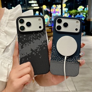 เคสโทรศัพท์แบบแข็งลายคาร์บอนไฟเบอร์ ดีไซน์บางเฉียบ หรูหรา สำหรับ iPhone 18 17 Pro Max 16 15  แบบไร้ขอบ  พร้อมแม่เหล็ก - Product Image 4