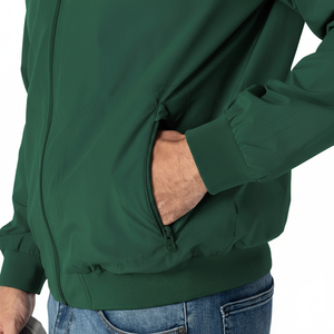 Chaqueta bomber unisex diseñada para la comodidad y el atractivo de la calle. Eleva tu atuendo y crea una declaración de moda audaz. - Product Image 1