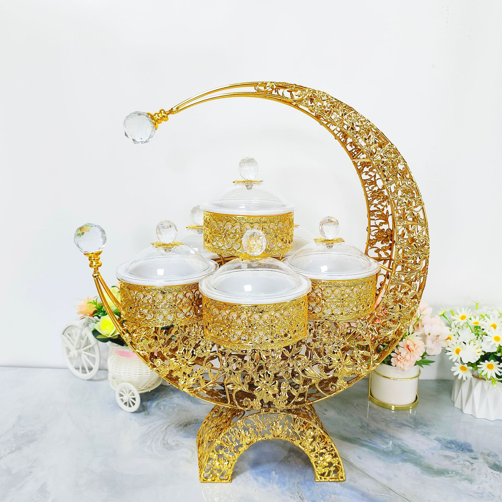 Eco-friendly Gold Serving Dishes - Luxury & Sustainability