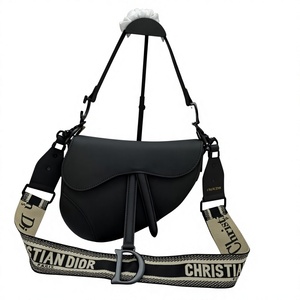 AURORA Nouveau Présentoir Pliable en Cuir pour Sacs à Main, Support de Sol Personnalisable, Design Décontracté, Homme/Femme - Product Image 1