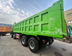 Camion benne d'occasion HOWO 8x4 à 12 roues pour travaux de construction - Fournisseur chinois - Product Image 6