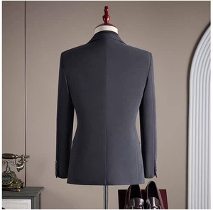 Maßgeschneiderter Luxus-Anzug aus Polyester für Herren, Hochwertiges Formelles Business-Outfit für VIP-Unternehmensveranstaltungen - Product Image 2