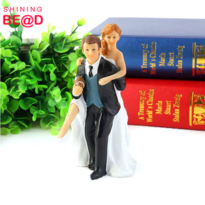 Lãng mạn chú rể piggyback cô dâu figurine bánh cưới Topper cho engagement trang trí các cặp vợ chồng ưa chuộng nhựa búp bê quà tặng kỷ niệm - Product Image 6