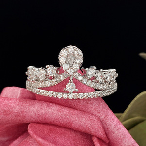 Anello Corona da Donna alla Moda con Zirconi, Micro Pavé, Pietre Intere, Aperto e Regolabile, Gioiello Statement per Fidanzamento - Product Image 4