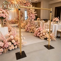 Arches de mariage carrées en métal doré et toiles de fond en fleurs de soie pour la décoration de mariages et d'événements (vente en gros)