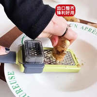 YIGO EN STOCK Mini Mandoline 3-en-1 : Râpe à gingembre et ail, Hachoir à légumes avec récipient, Outil de cuisine portatif